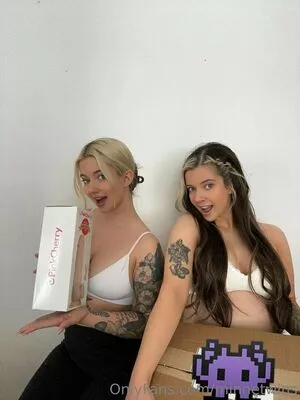 Minnetwins OnlyFans Leaked Free Thumbnail Picture - #x1NMZfJrKq