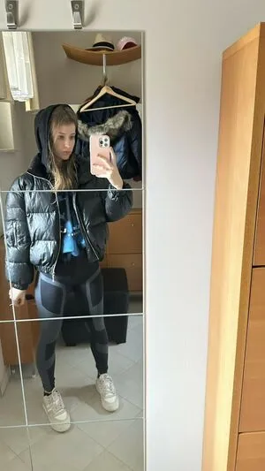 mira.004 OnlyFans Leaked Free Thumbnail Picture - #SGUdy3ZPEO