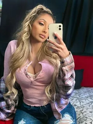 Mirahbellaofficial OnlyFans Leaked Free Thumbnail Picture - #0I06vigqCJ