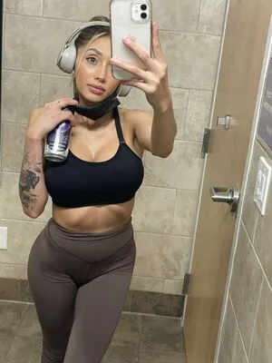 Mirahbellaofficial OnlyFans Leaked Free Thumbnail Picture - #hybhBOja50