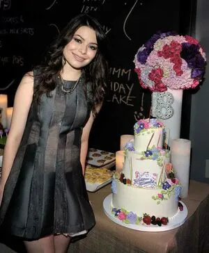 Miranda Cosgrove OnlyFans Leaked Free Thumbnail Picture - #0grRcw0wAd