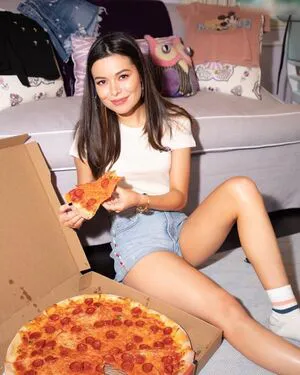 Miranda Cosgrove OnlyFans Leaked Free Thumbnail Picture - #6GnuWgE0UH