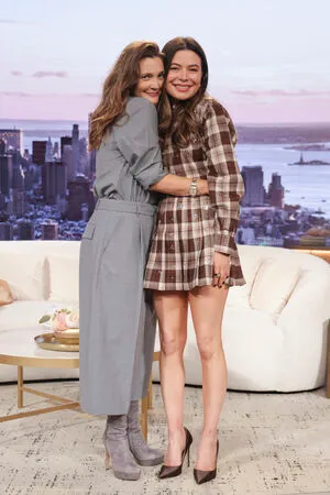 Miranda Cosgrove OnlyFans Leaked Free Thumbnail Picture - #6rtJ2o59ua