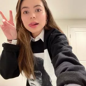 Miranda Cosgrove OnlyFans Leaked Free Thumbnail Picture - #7ANYQcfHOH