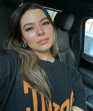Miranda Cosgrove OnlyFans Leaked Free Thumbnail Picture - #8L8H4Yn6nf
