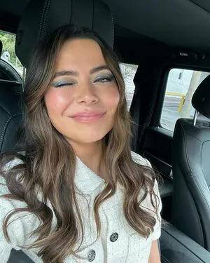 Miranda Cosgrove OnlyFans Leaked Free Thumbnail Picture - #AdhwwA9y3S