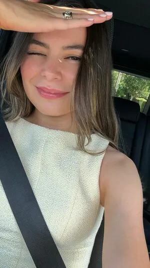 Miranda Cosgrove OnlyFans Leaked Free Thumbnail Picture - #Kc43JAC3Mf