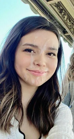 Miranda Cosgrove OnlyFans Leaked Free Thumbnail Picture - #PizPRRu4MC