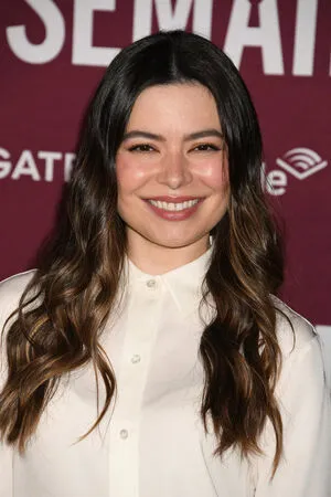 Miranda Cosgrove OnlyFans Leaked Free Thumbnail Picture - #Q91Au2L5ne