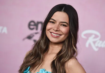 Miranda Cosgrove OnlyFans Leaked Free Thumbnail Picture - #SbZIL8bfXc