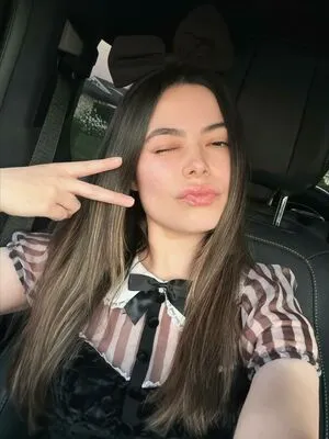 Miranda Cosgrove OnlyFans Leaked Free Thumbnail Picture - #YFiGmLWs5L
