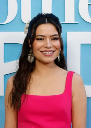 Miranda Cosgrove OnlyFans Leaked Free Thumbnail Picture - #celfgU0Y0W