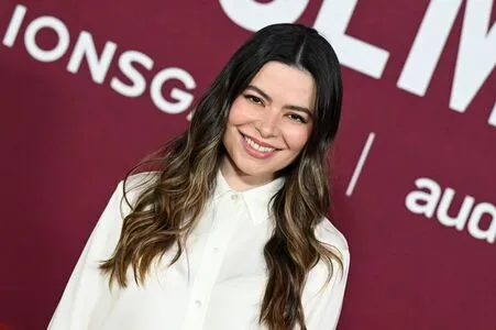Miranda Cosgrove OnlyFans Leaked Free Thumbnail Picture - #d5NXY5MOgs