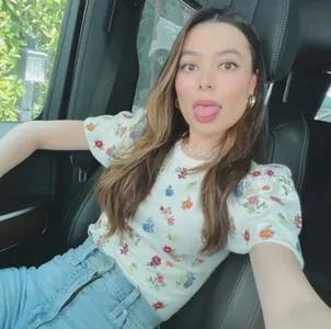 Miranda Cosgrove OnlyFans Leaked Free Thumbnail Picture - #ilyPEDnh5d