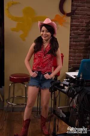 Miranda Cosgrove OnlyFans Leaked Free Thumbnail Picture - #moQG5SlQVE