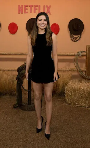 Miranda Cosgrove OnlyFans Leaked Free Thumbnail Picture - #nocFiGHAiC