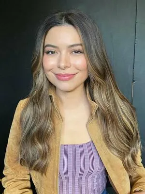 Miranda Cosgrove OnlyFans Leaked Free Thumbnail Picture - #pxxCMA0ViI
