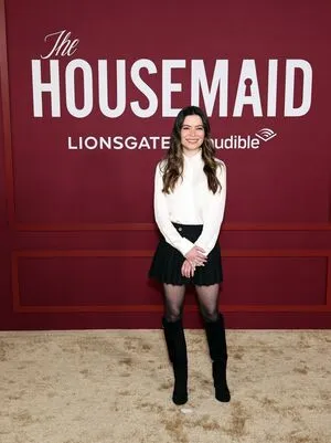 Miranda Cosgrove OnlyFans Leaked Free Thumbnail Picture - #xY8FgxeCom