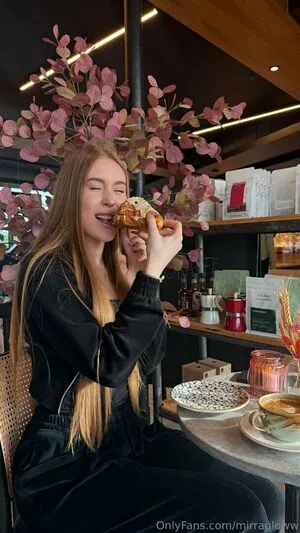 Mirraglowvip OnlyFans Leaked Free Thumbnail Picture - #MAEeFe7Vc5