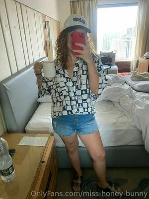 Miss Honey Bunny OnlyFans Leaked Free Thumbnail Picture - #uFziyeygif