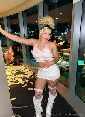 Miss Honeybun OnlyFans Leaked Free Thumbnail Picture - #8o5xrFep92