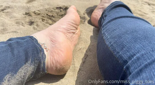 Miss Piggy Toes OnlyFans Leaked Free Thumbnail Picture - #XfV66itymr