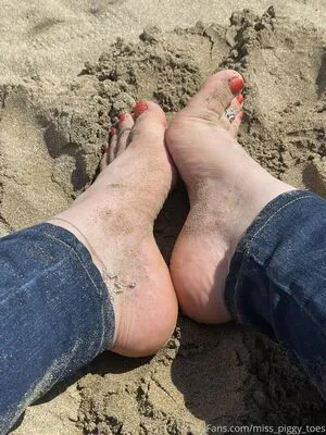Miss Piggy Toes OnlyFans Leaked Free Thumbnail Picture - #tWt0oFClGA