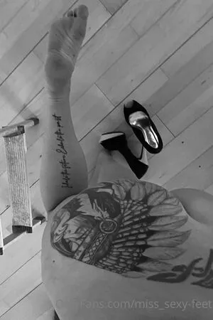 Miss Sexy Feet OnlyFans Leaked Free Thumbnail Picture - #8pXfg6edHn