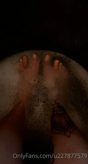 Miss Sexy Feet OnlyFans Leaked Free Thumbnail Picture - #SkEeIhaHyz