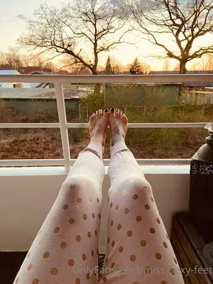Miss Sexy Feet OnlyFans Leaked Free Thumbnail Picture - #fay5j9h7WB