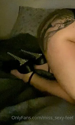 Miss Sexy Feet OnlyFans Leaked Free Thumbnail Picture - #tfIkN9QLy1