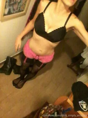 Miss Simply Amanda OnlyFans Leaked Free Thumbnail Picture - #pidfAQo35B