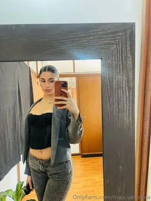 Miss Veronica OnlyFans Leaked Free Thumbnail Picture - #40GPMCqlki