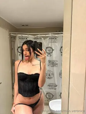 Miss Veronica OnlyFans Leaked Free Thumbnail Picture - #am70FMB9ST