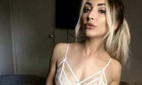 Missangeliquew OnlyFans Leaked Free Thumbnail Picture - #988UfnklfZ