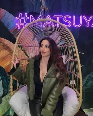 Misschampagnemami OnlyFans Leaked Free Thumbnail Picture - #SiVv0nFsV1