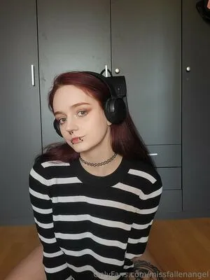 Missfallenangel OnlyFans Leaked Free Thumbnail Picture - #t2W1BVns5y