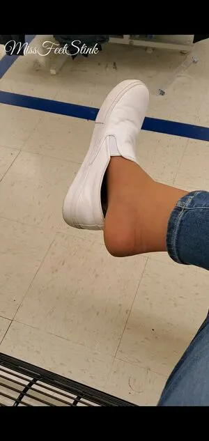 Missfeetstink OnlyFans Leaked Free Thumbnail Picture - #C70FTwwxoc