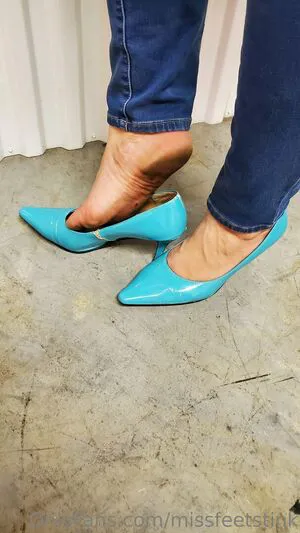 Missfeetstink OnlyFans Leaked Free Thumbnail Picture - #g2EiICj2uu