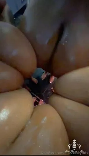 Misshoneymia OnlyFans Leaked Free Thumbnail Picture - #5UMuSy8C92