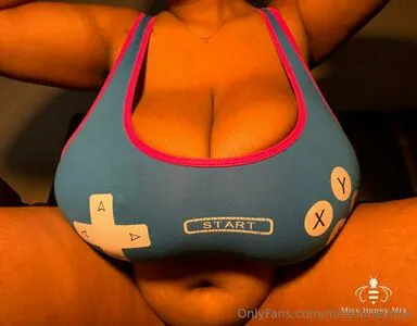 Misshoneymia OnlyFans Leaked Free Thumbnail Picture - #pBXl4trCZW