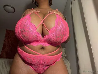 Misshoneymia OnlyFans Leaked Free Thumbnail Picture - #xIzNHPxJP4