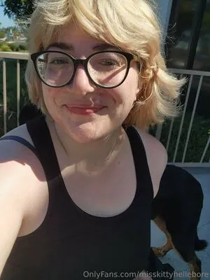Misskittyhellebore OnlyFans Leaked Free Thumbnail Picture - #DoymIyWhyR