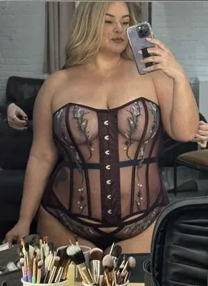 Misslauraleej OnlyFans Leaked Free Thumbnail Picture - #x8DFsi2vGu