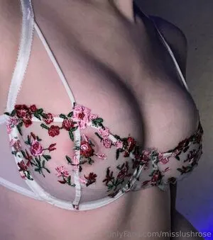 Misslushrose OnlyFans Leaked Free Thumbnail Picture - #70tr5fTk56