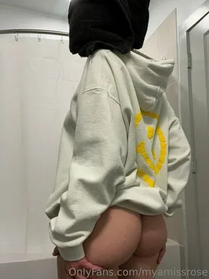 Missmyarose OnlyFans Leaked Free Thumbnail Picture - #17AdwBko4a