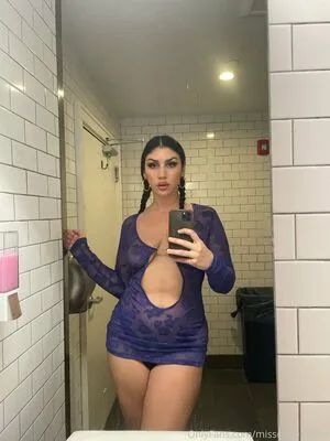 Missqueeniexox OnlyFans Leaked Free Thumbnail Picture - #7aqSNKwwY2