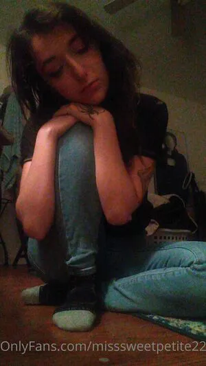 Misssweetpetite22 OnlyFans Leaked Free Thumbnail Picture - #4aS3LoqtBo