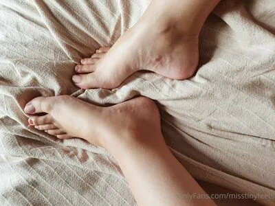 Misstinyfeets OnlyFans Leaked Free Thumbnail Picture - #H7vU74UyuA