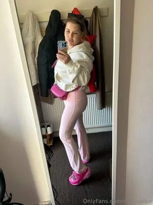 Missxalice OnlyFans Leaked Free Thumbnail Picture - #EC4klm64G4